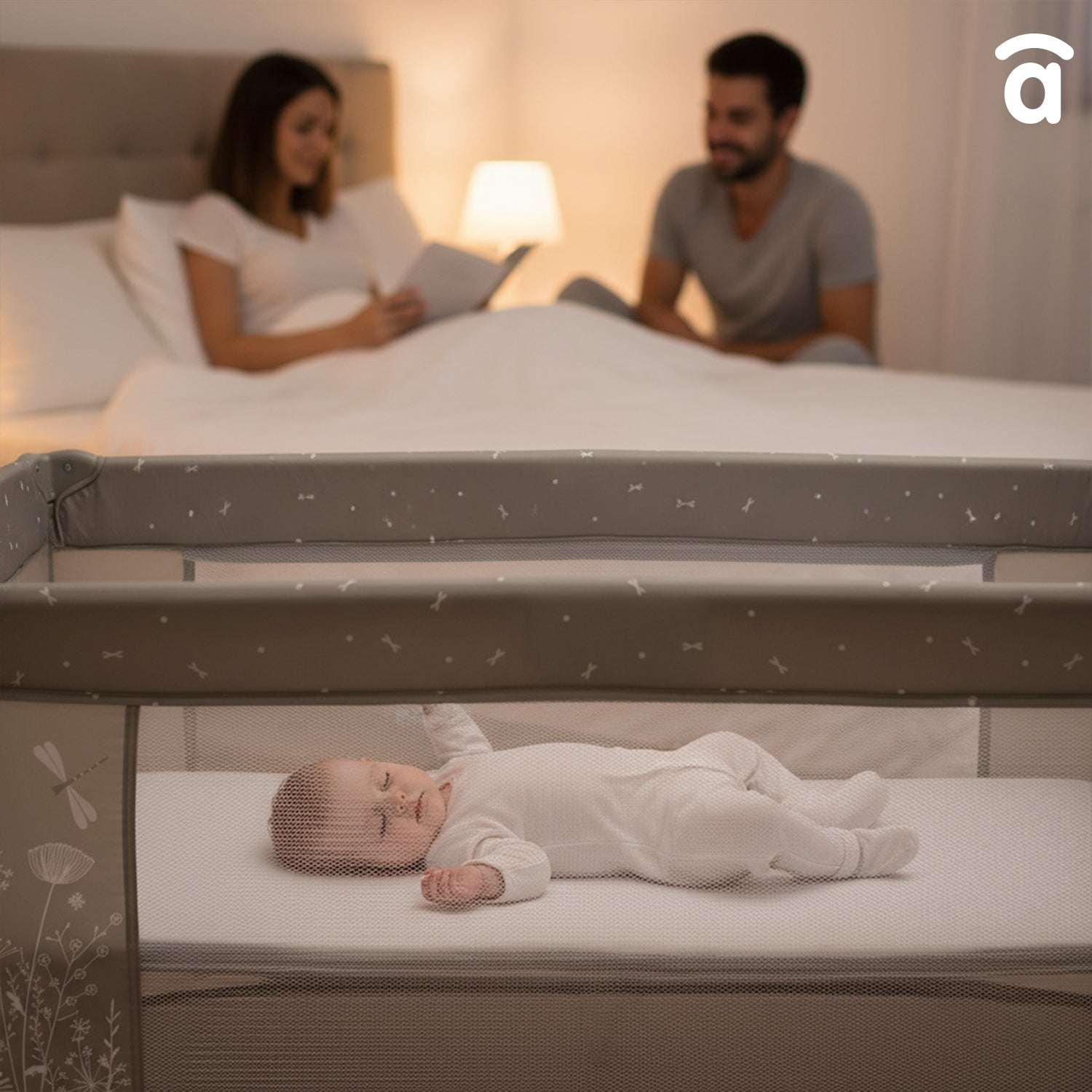 Smooth Dragonfly Travel Cot