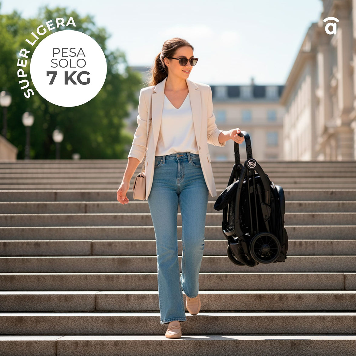 Plis Plas black-gold stroller