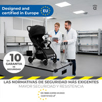 Plis Plas black stroller