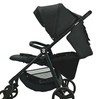 Poussette noire emblématique