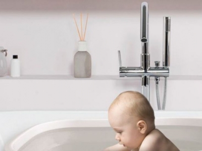 ¿Cómo debo bañar a mi bebé? Consejos para mamás primerizas